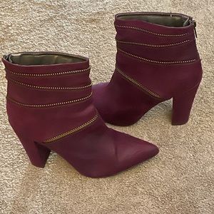 Stacked heel cranberry bootie with zippered detail